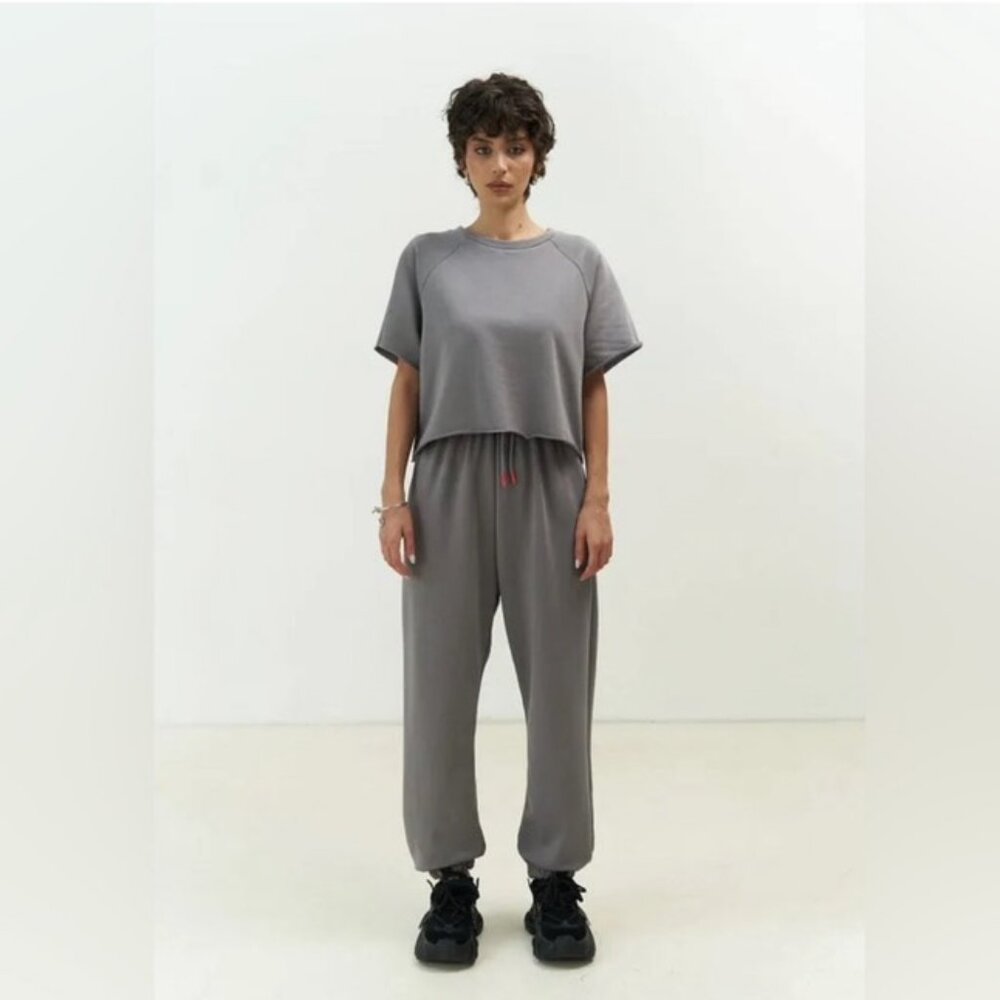 Tracksuit Set  New -   Brand is a Vero Crop Track suit set
